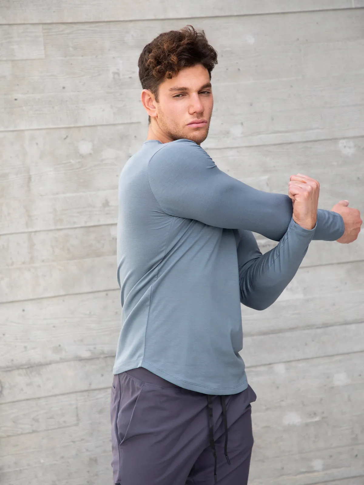 All Day Elite Curve-Hem Tee Stretch Long Sleeve