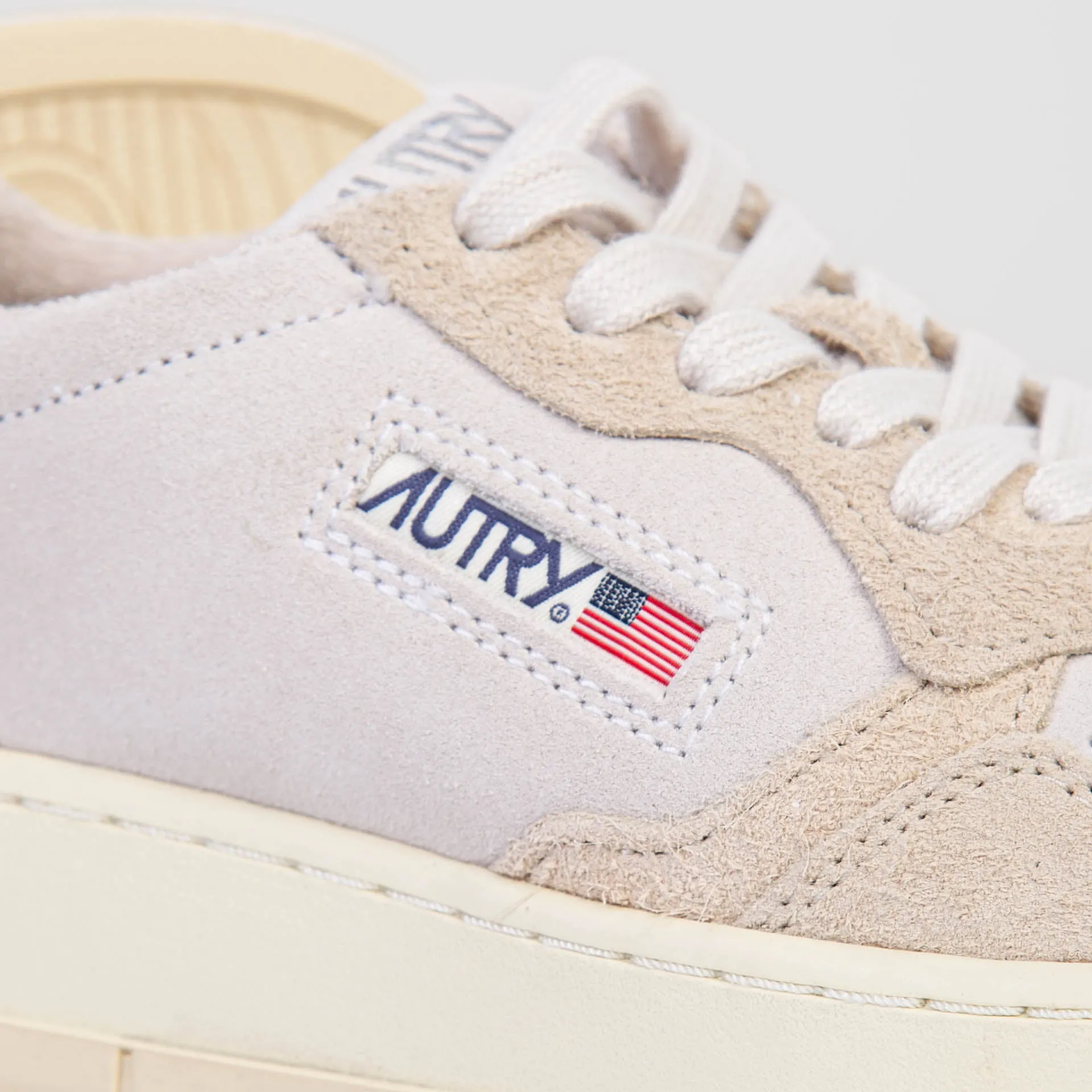 AUTRY SNEAKERS AULW-SH 02 ECRU