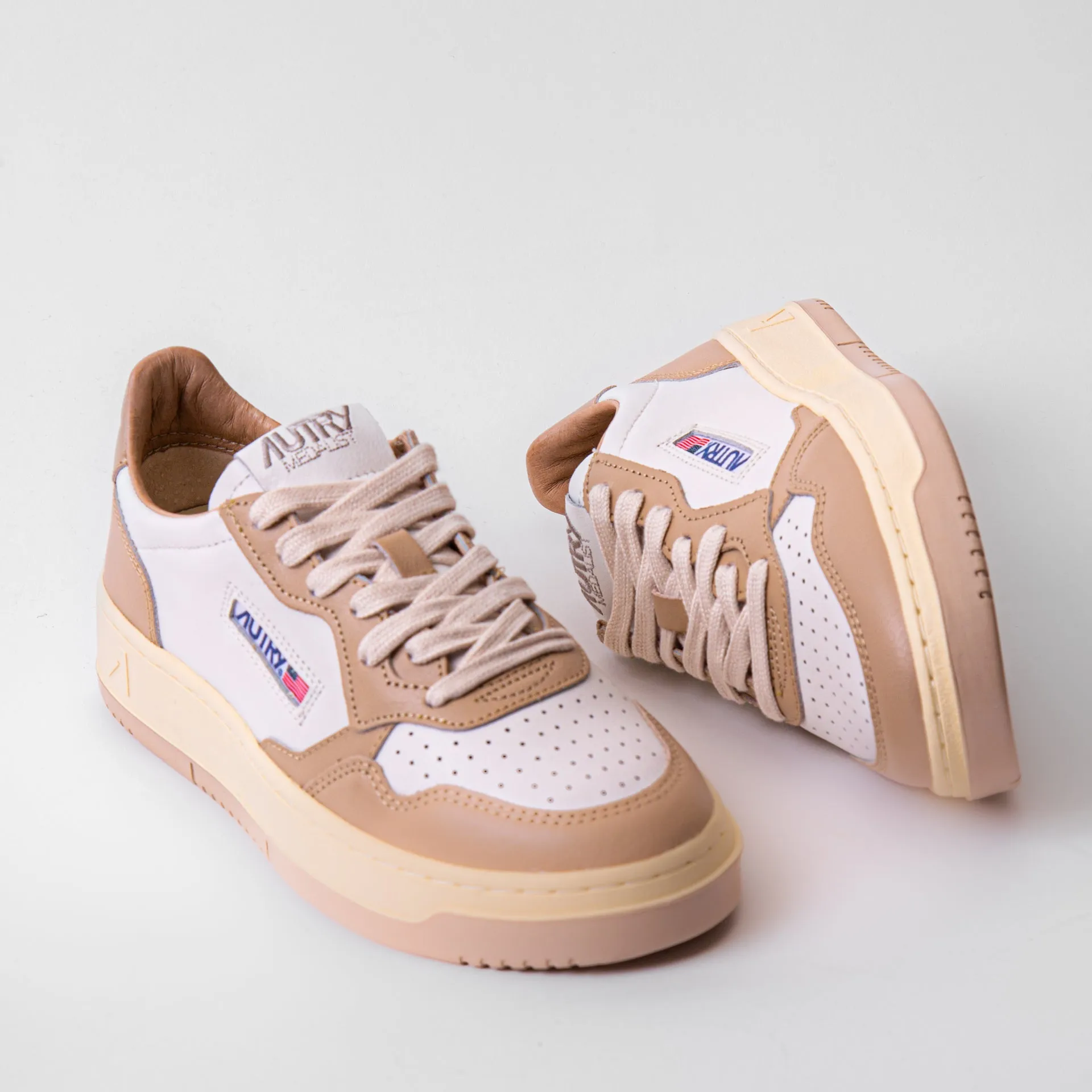 AUTRY SNEAKERS MEDALIST LOW AULW-WB 51