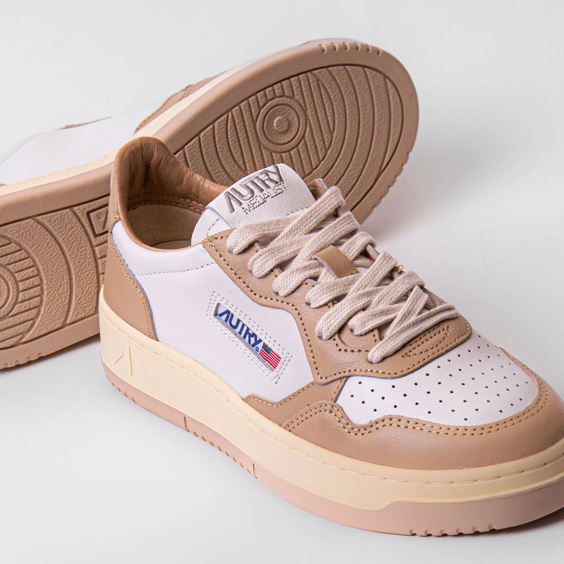 AUTRY SNEAKERS MEDALIST LOW AULW-WB 51