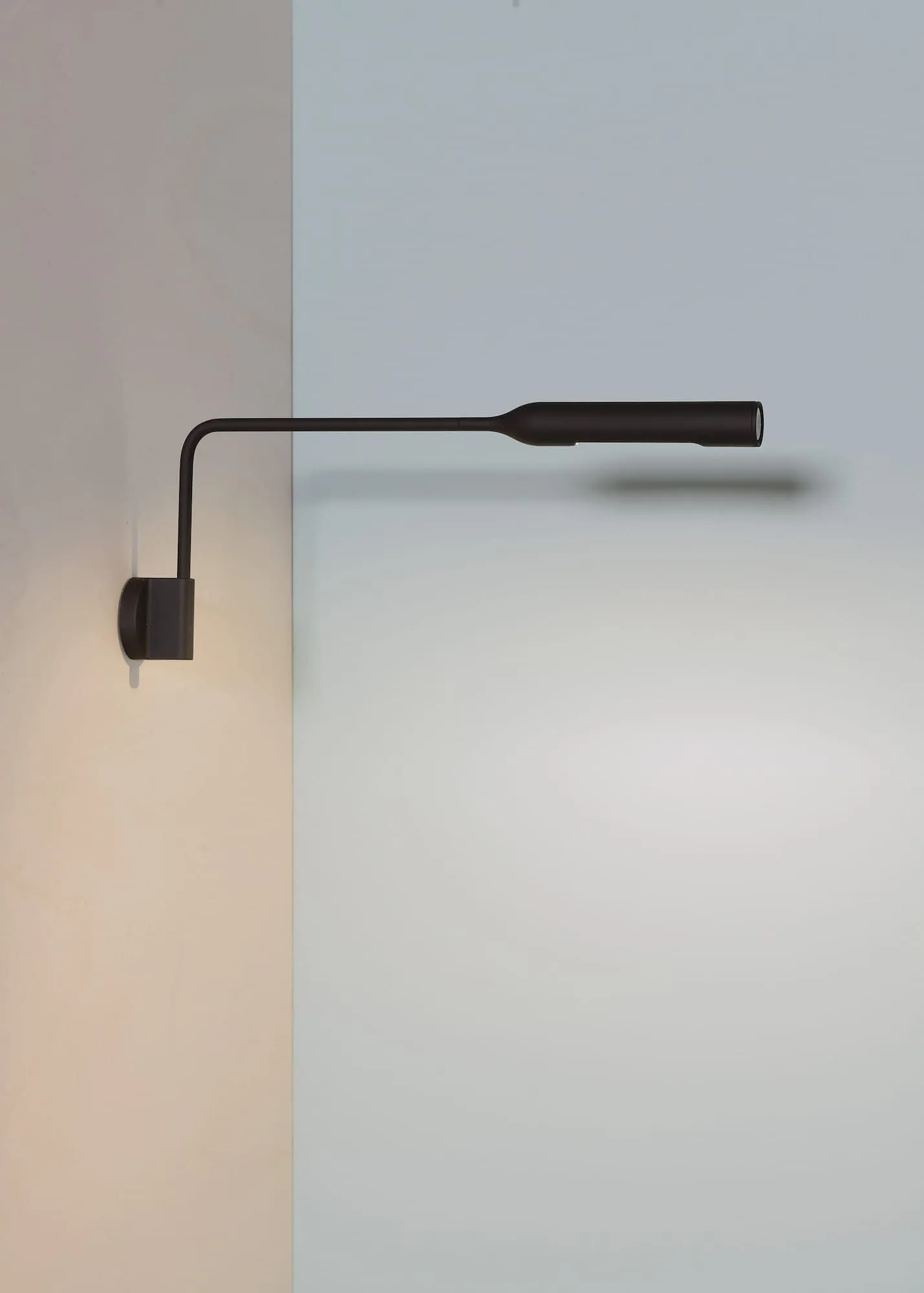 Flo - Wall M Lamp