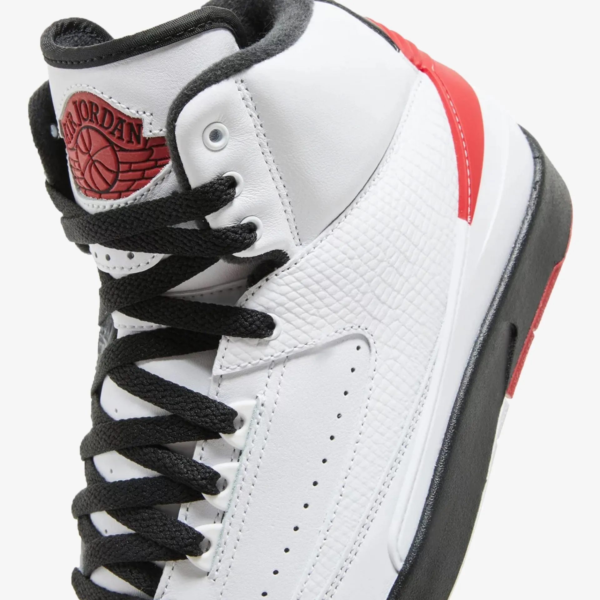 Jordan | AIR JORDAN 2 RETRO  { WHITE/VARSITY RED-BLACK