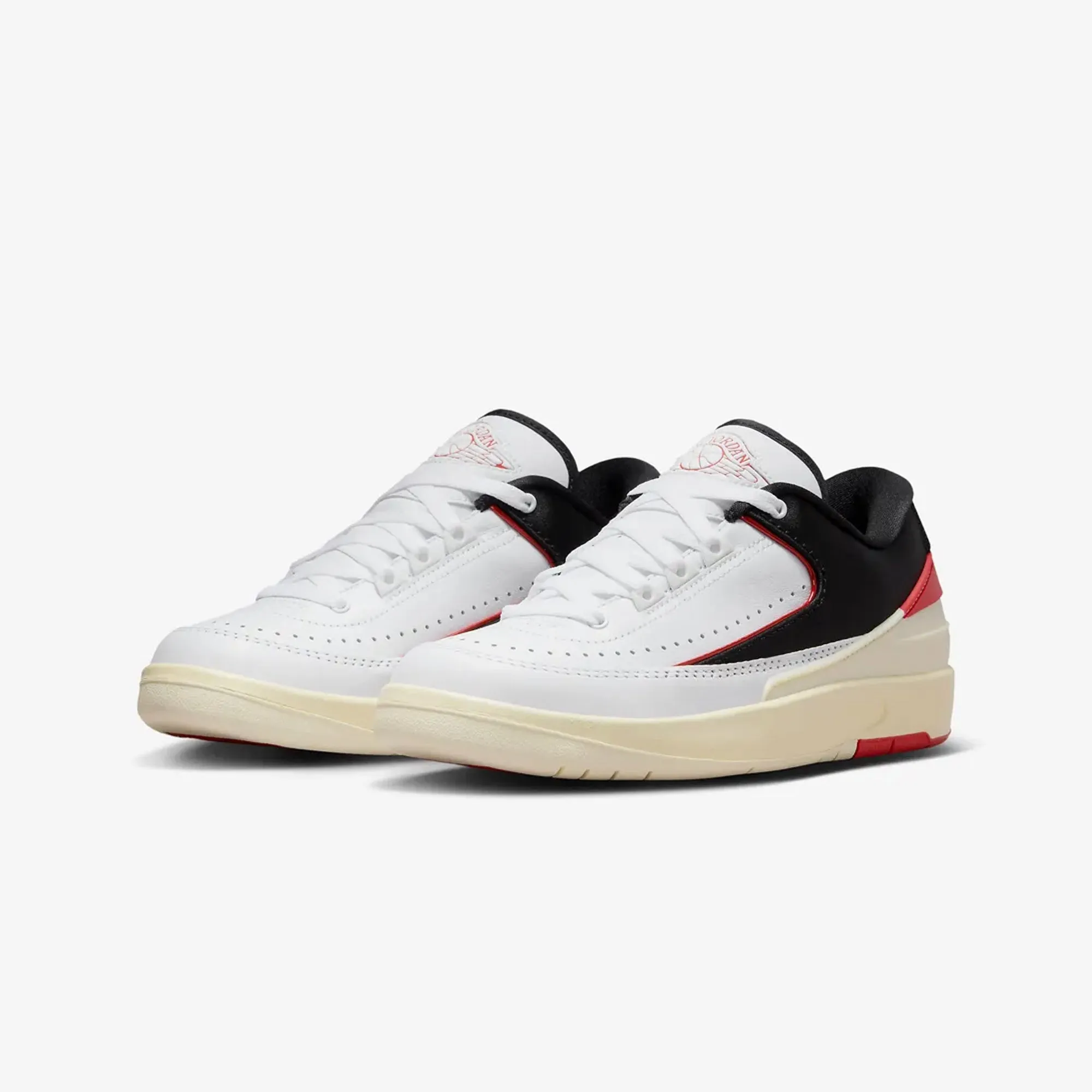 Jordan | WMN'S AIR JORDAN 2 RETRO LOW  { WHITE/UNIVERSITY RED-BLACK-COCONUT MILK