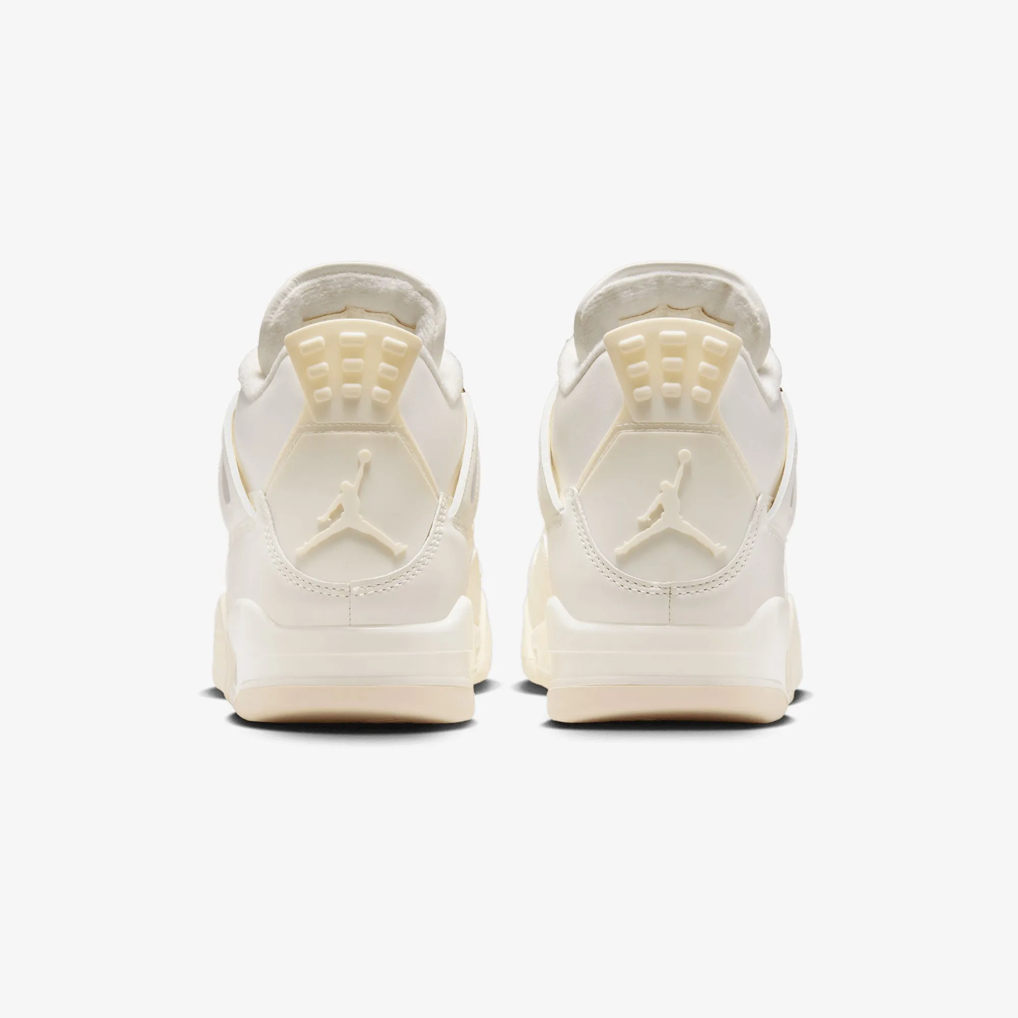 Jordan | WMN'S AIR JORDAN 4 RETRO  { SAIL/METALLIC GOLD-BLACK