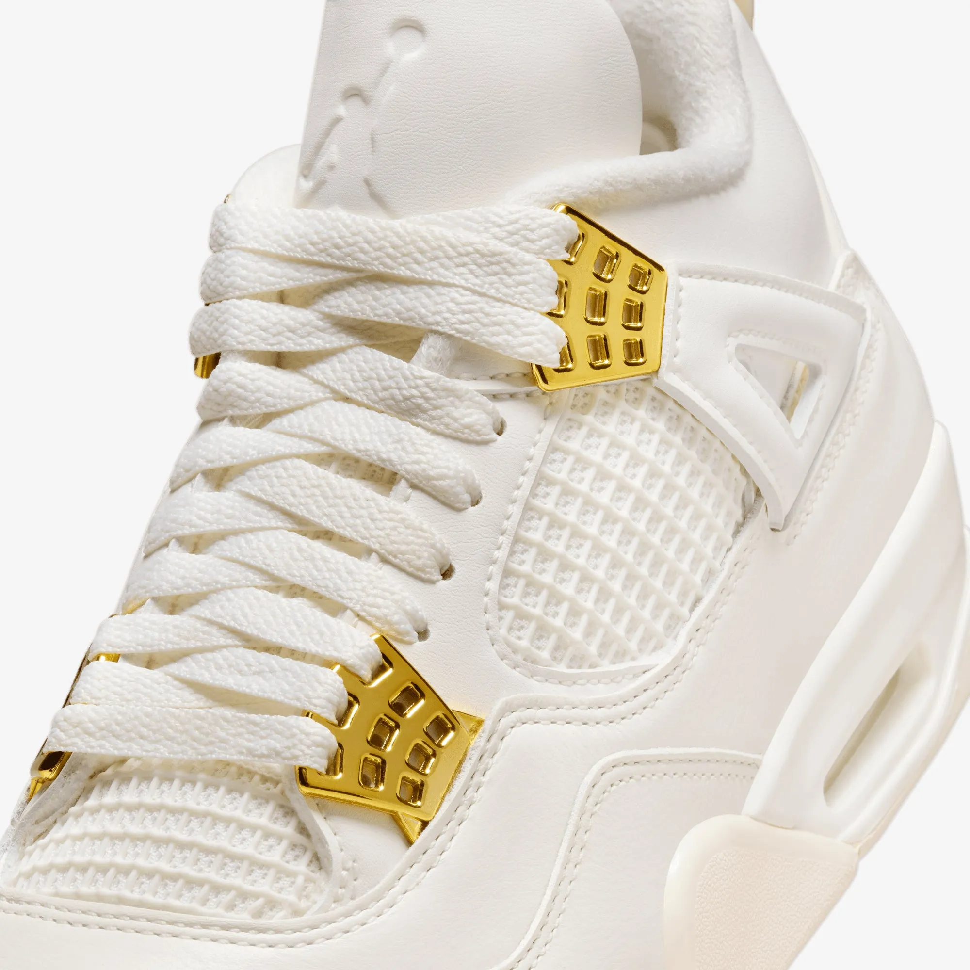 Jordan | WMN'S AIR JORDAN 4 RETRO  { SAIL/METALLIC GOLD-BLACK