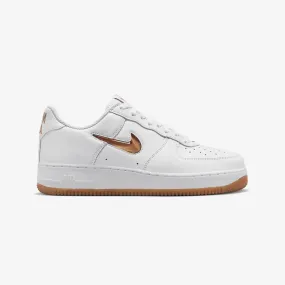 Nike | AIR FORCE 1 LOW RETRO  { WHITE/GUM MED BROWN