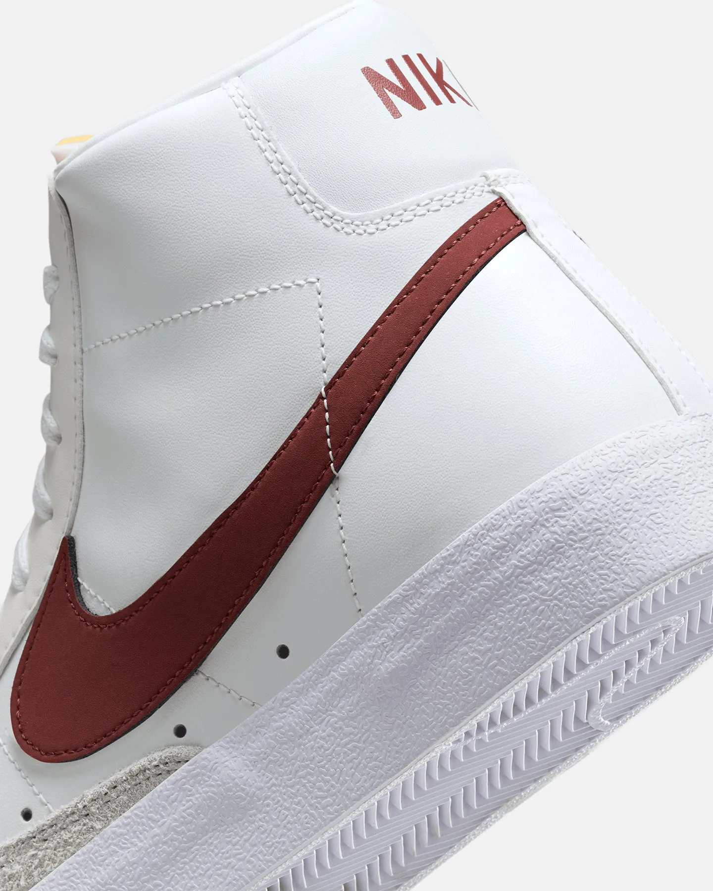 Nike Blazer Mid '77 Vintage Summit White/Dark Pony