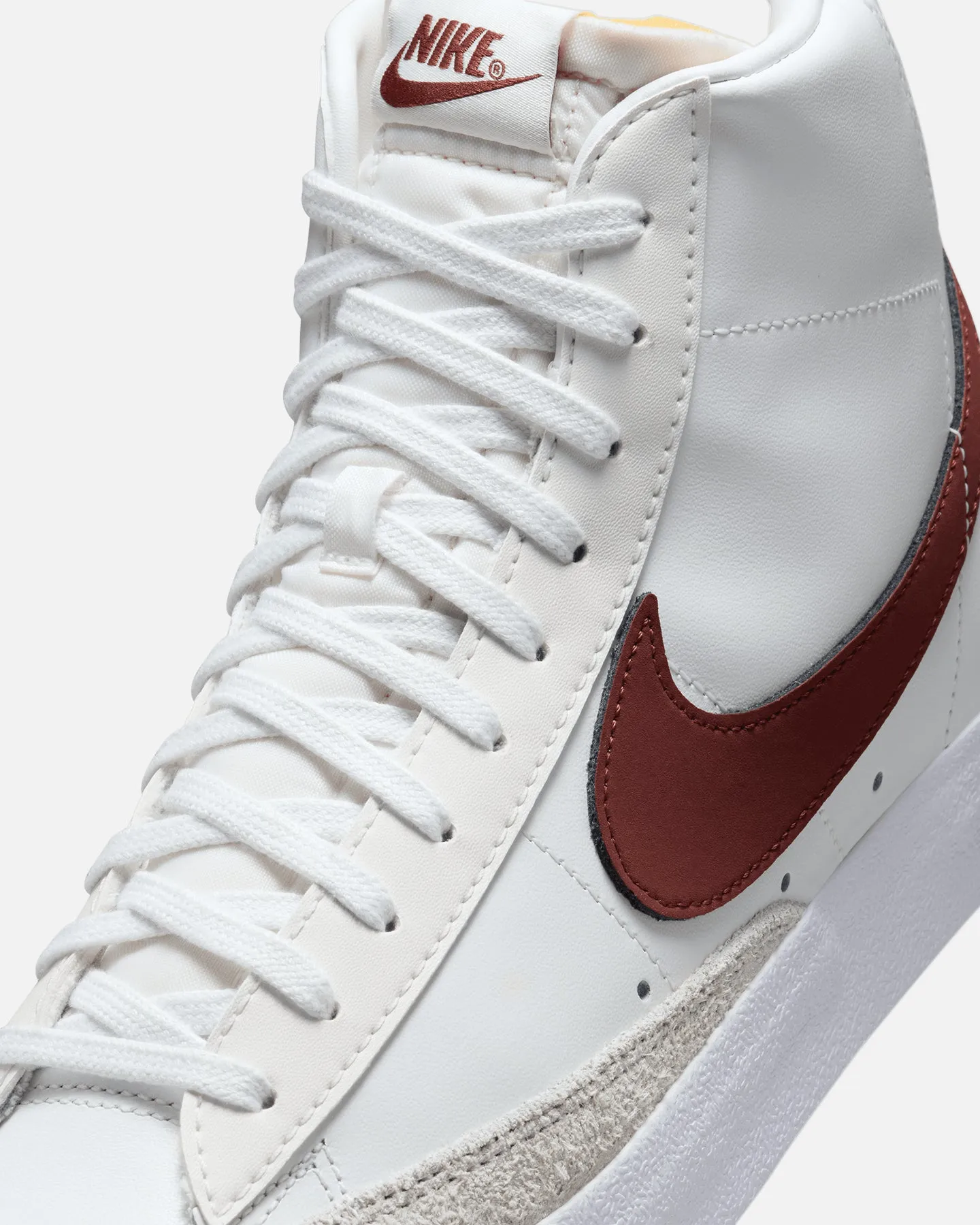 Nike Blazer Mid '77 Vintage Summit White/Dark Pony