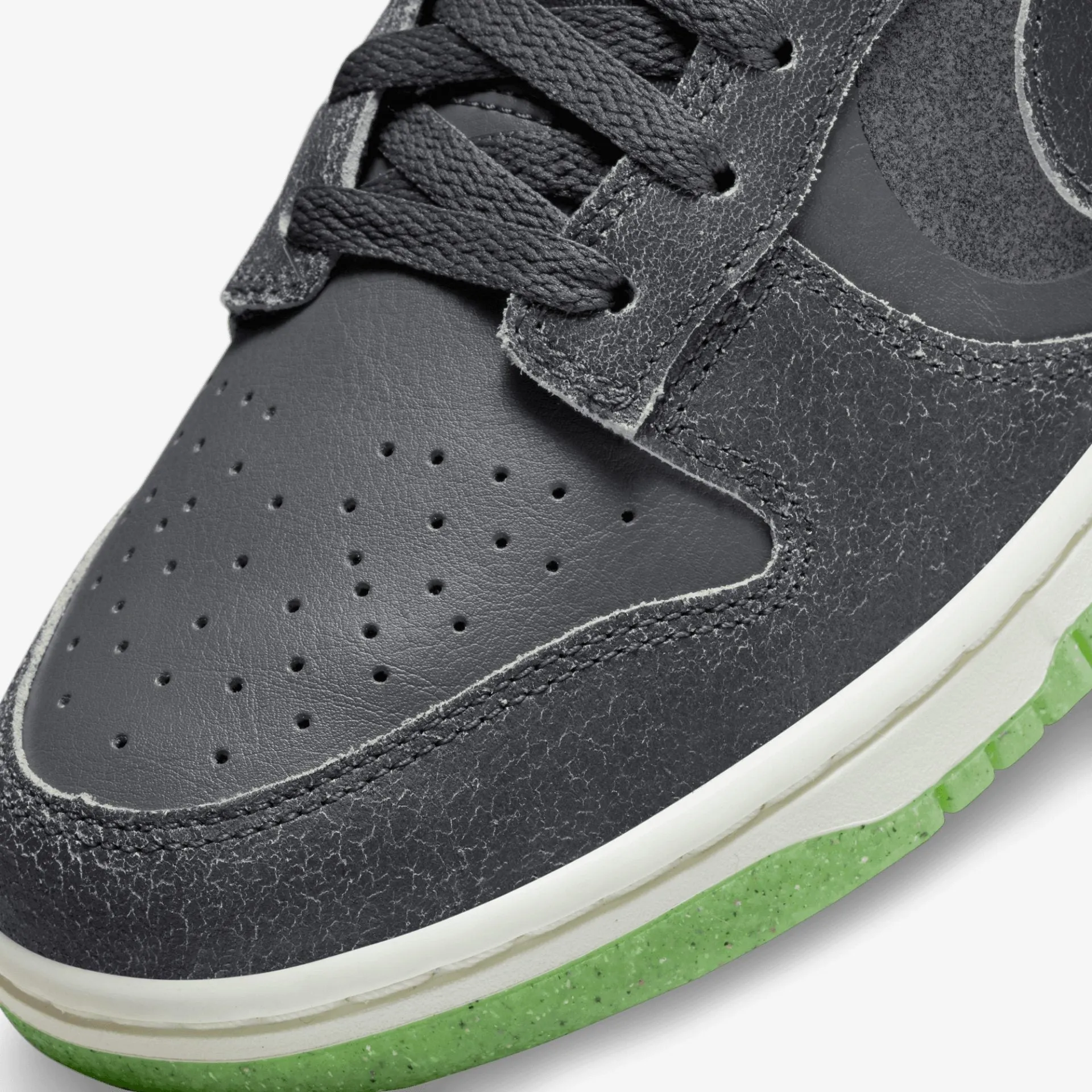 Nike | DUNK LOW RETRO PREMIUM  { SCREAM GREEN