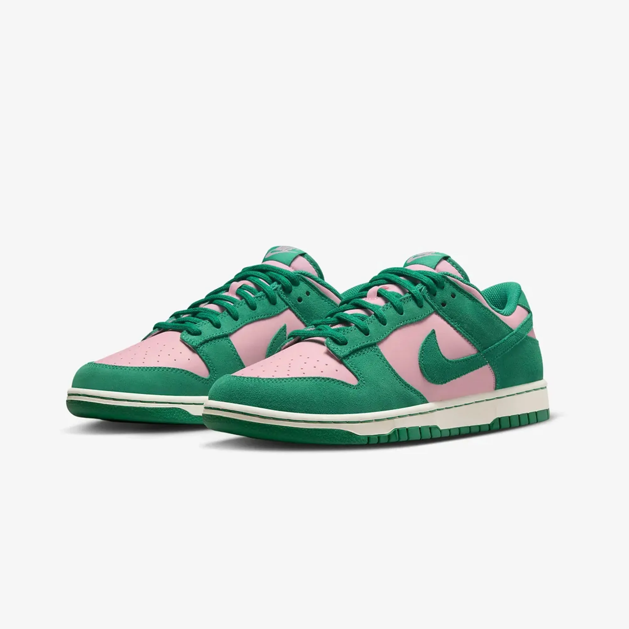 Nike | DUNK LOW RETRO SE  { MED SOFT PINK/MALACHITE-SAIL