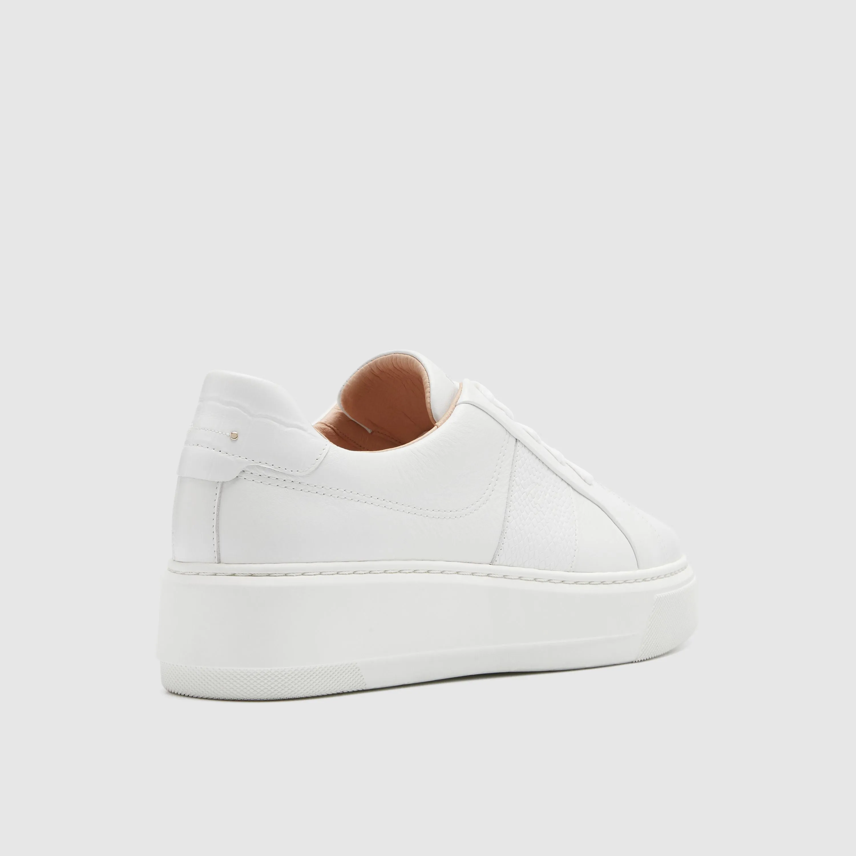 RILEY F4 - WHITE TUMBLED