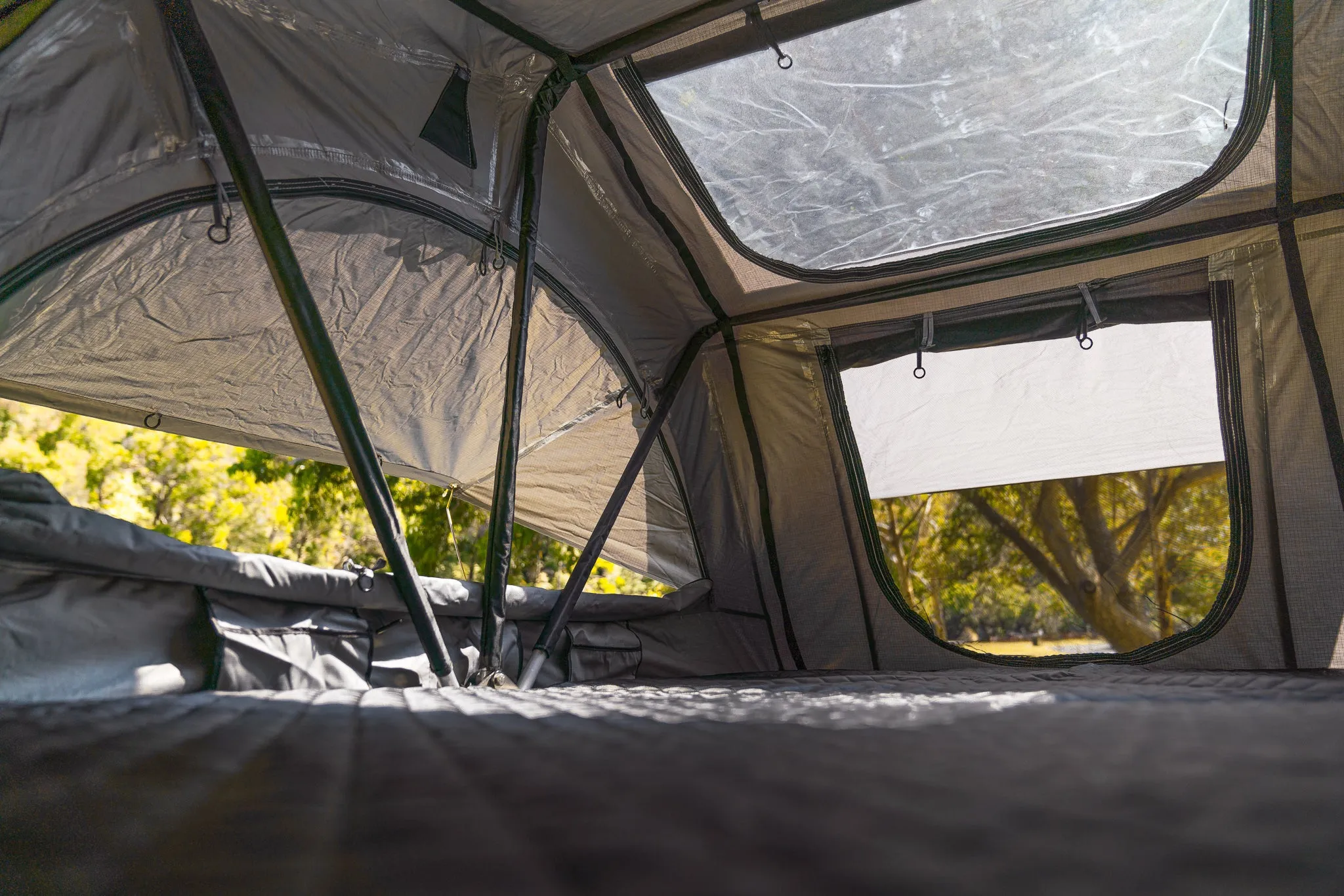 ST1400 - Roof Top Tent