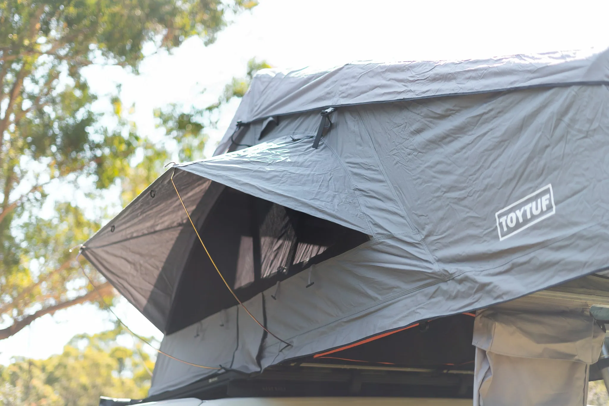 ST1400 - Roof Top Tent