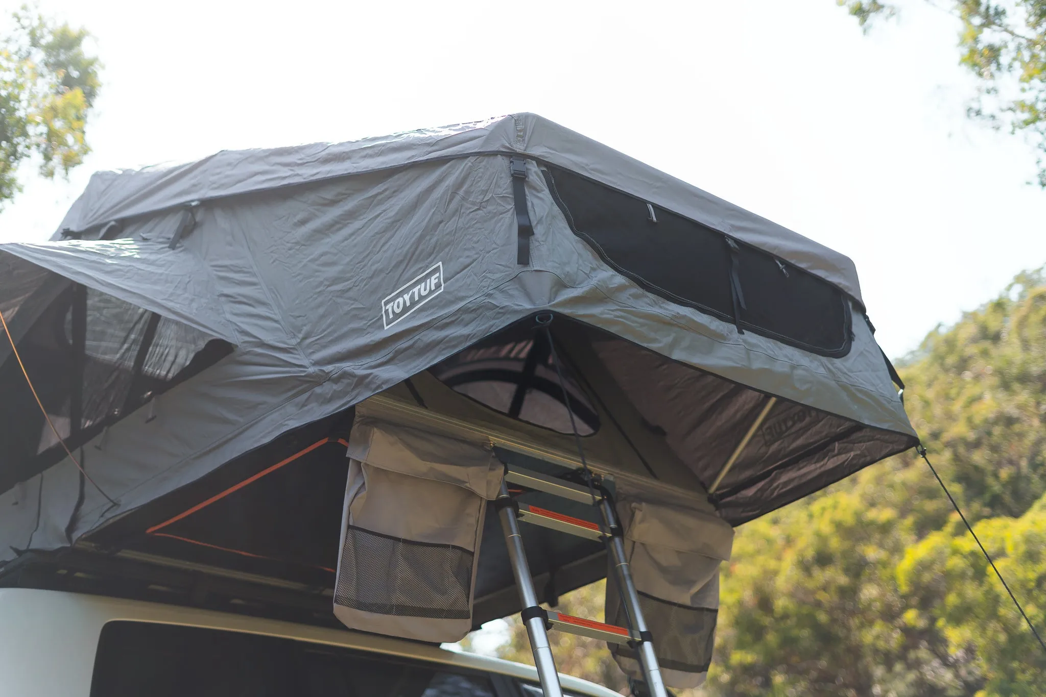 ST1400 - Roof Top Tent