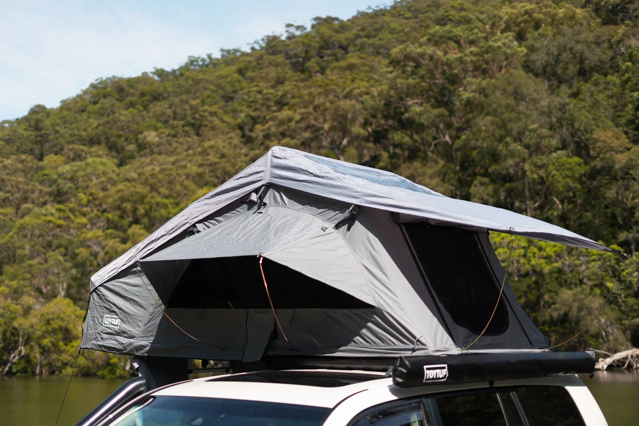 ST1400 - Roof Top Tent