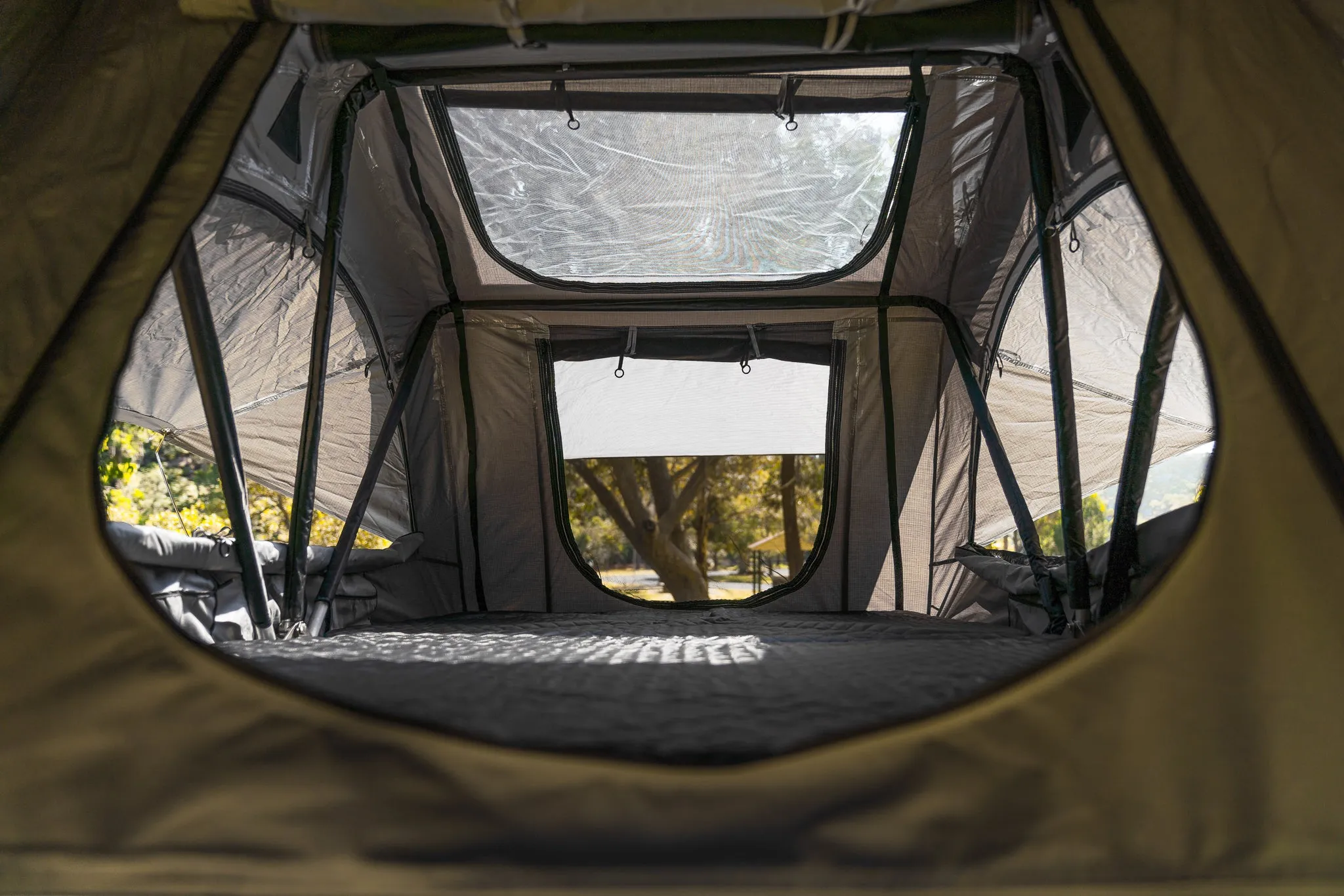 ST1400 - Roof Top Tent